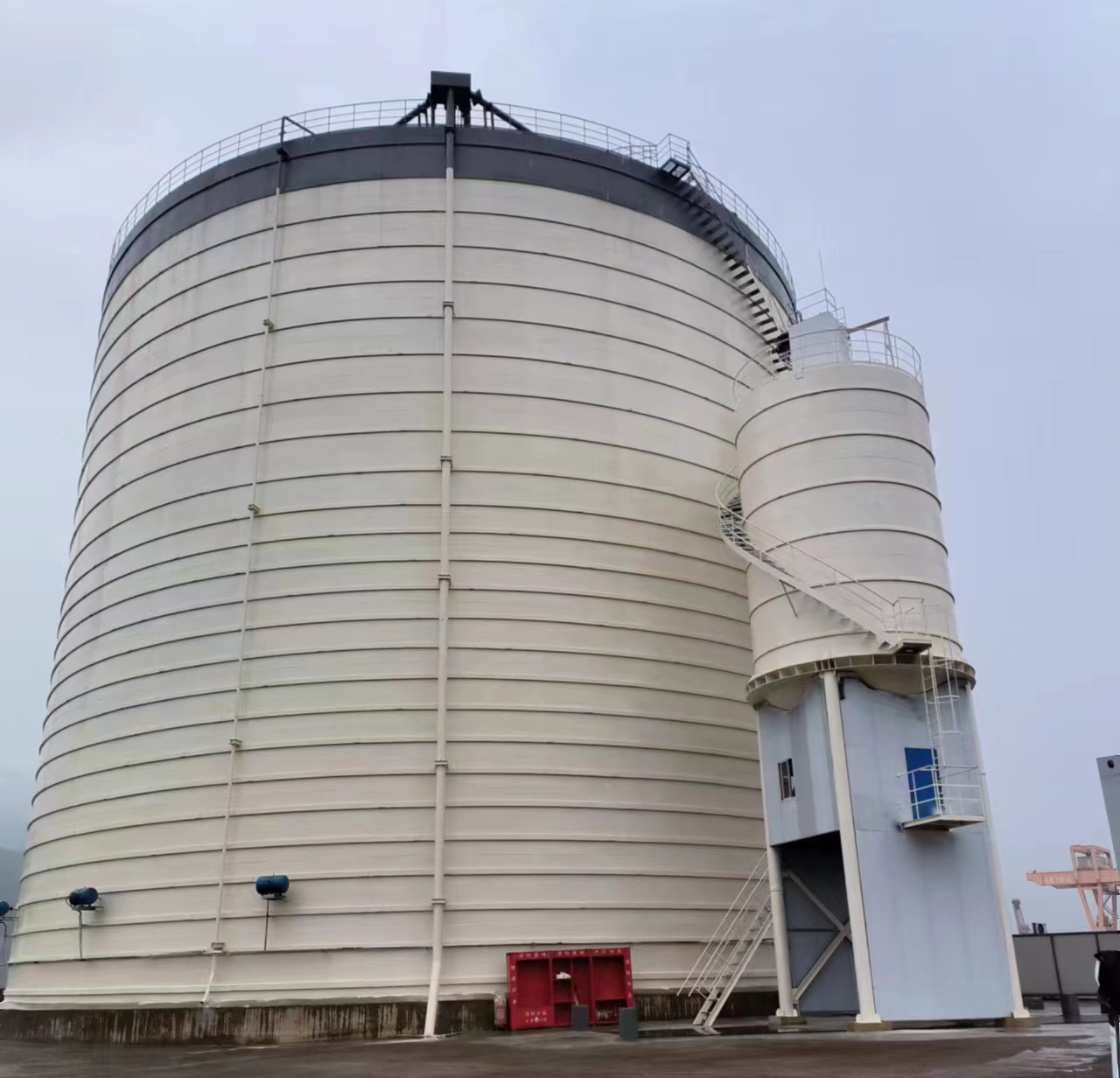 天心10万吨水泥钢板库